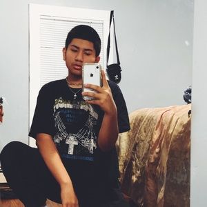 Meet your Posher, Dennis